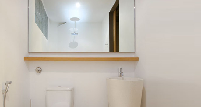 bathroom of loft suite